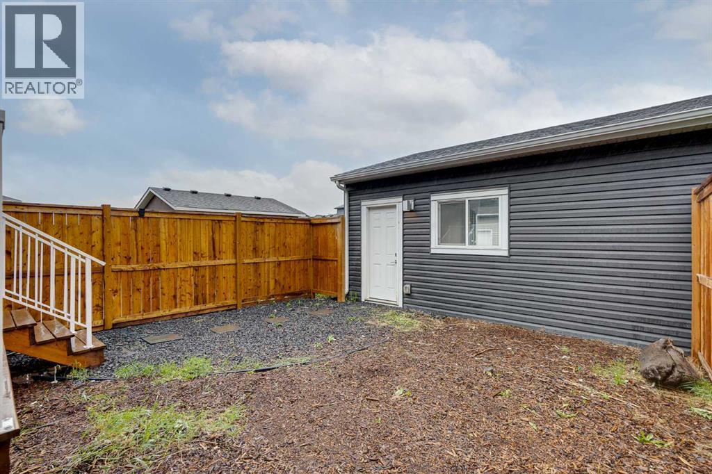 25 Red Embers Place NE - 34