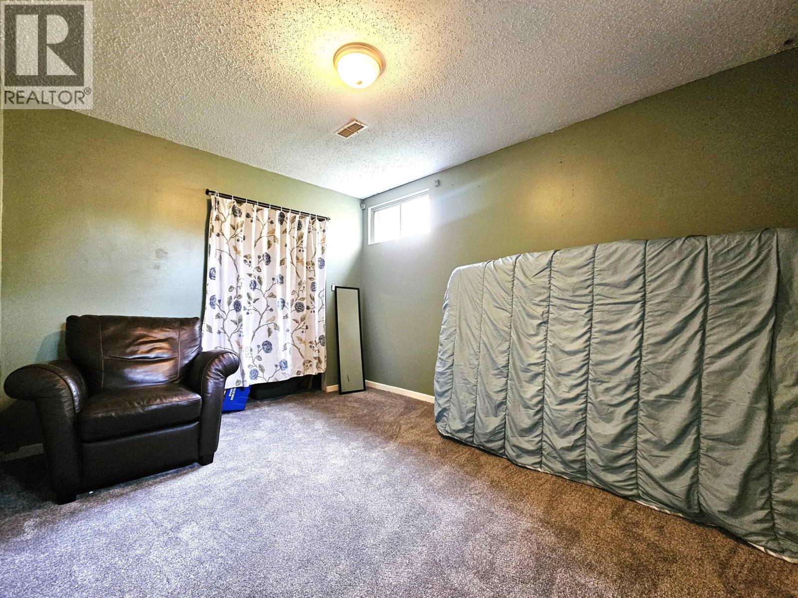 7788 NEWTON CRESCENT - 32