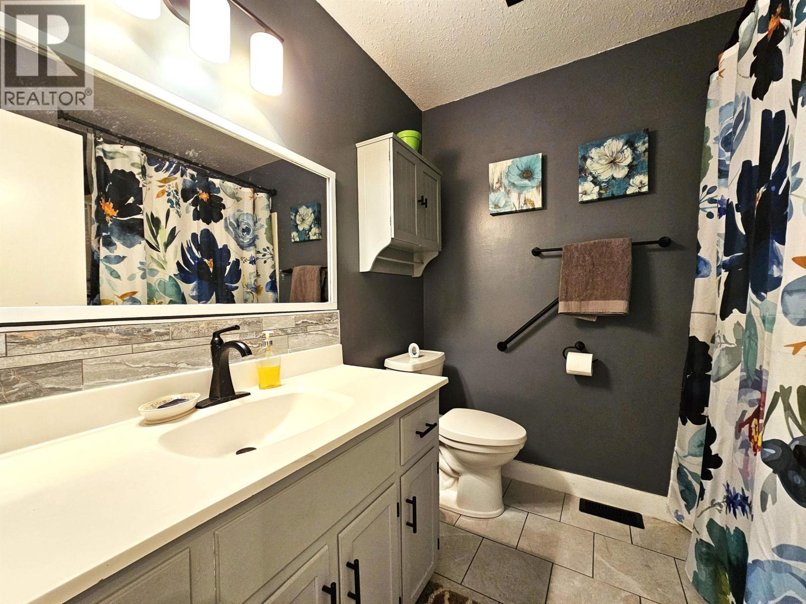 7788 NEWTON CRESCENT - 26