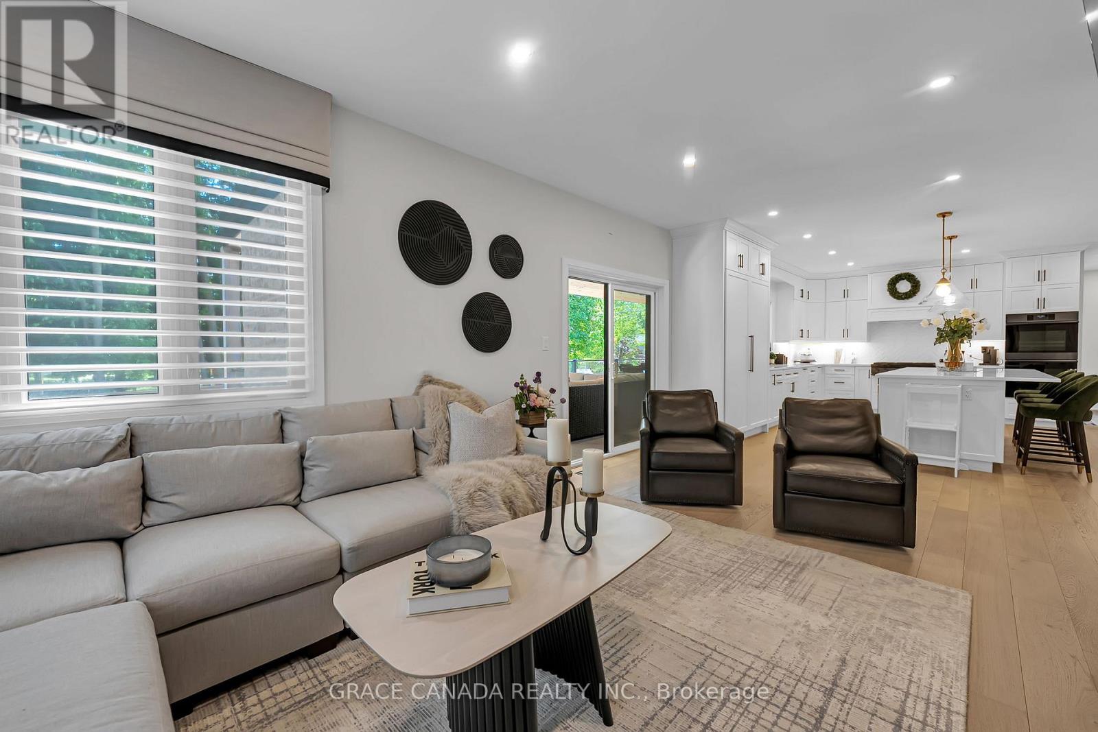 527 ONEIDA DRIVE - 14