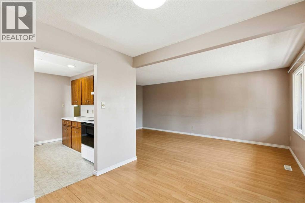 7833 Hunterquay Road NW - 7
