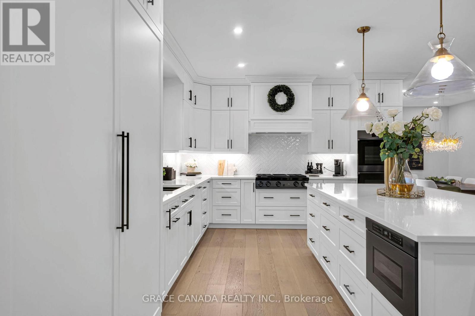 527 ONEIDA DRIVE - 11