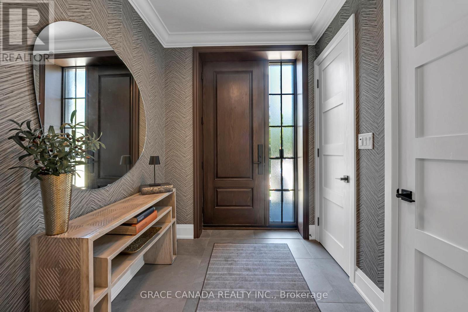 527 ONEIDA DRIVE - 3