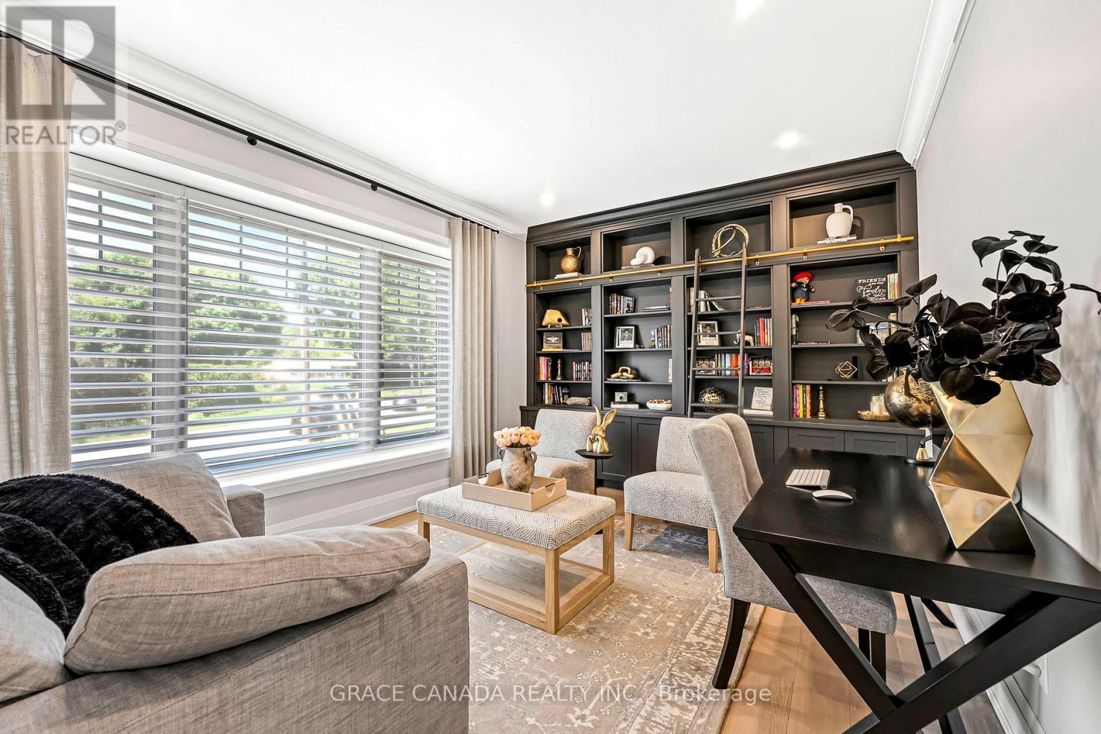 527 ONEIDA DRIVE - 5