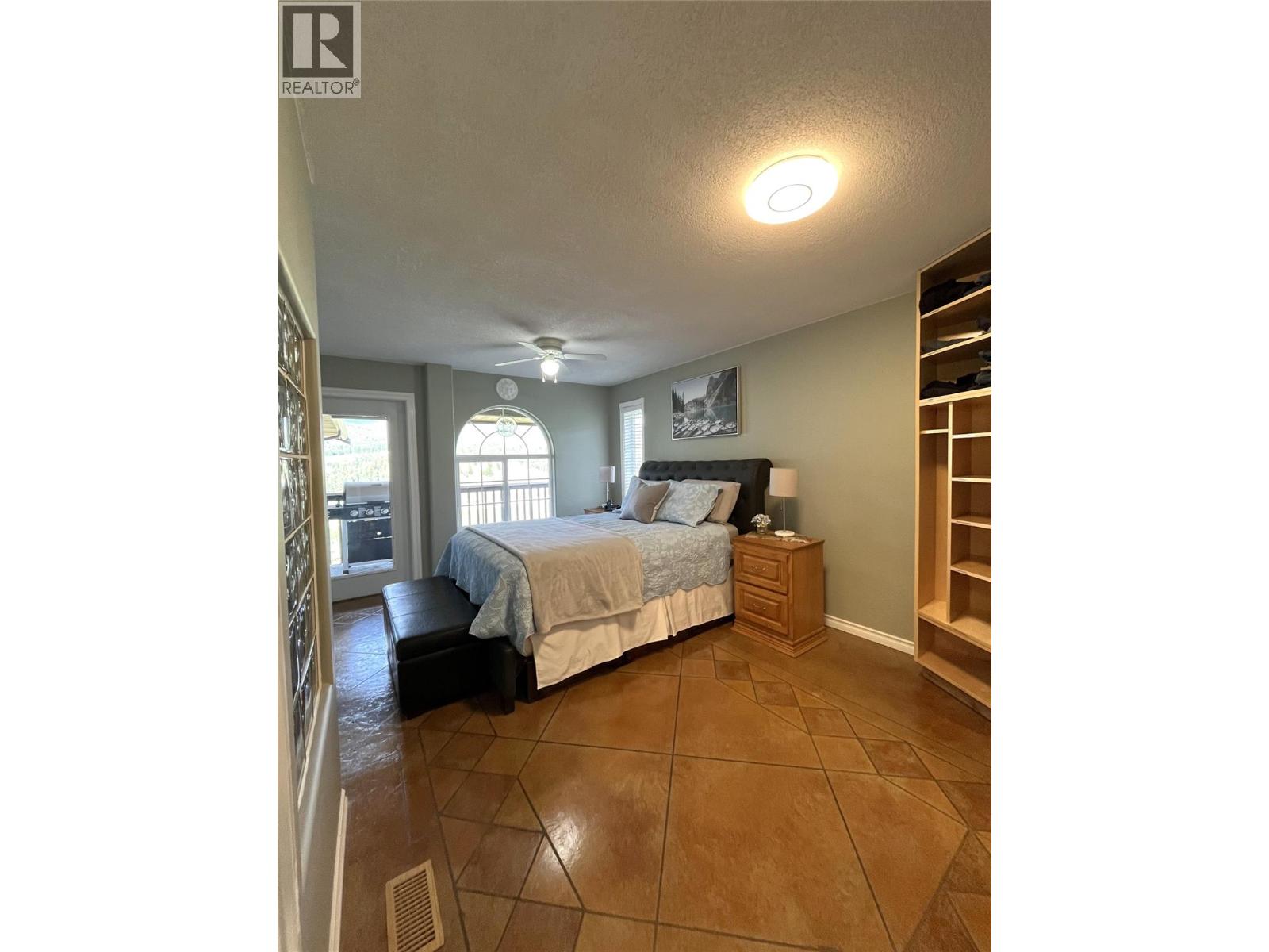 4425 Strawberry Heights Road - 20