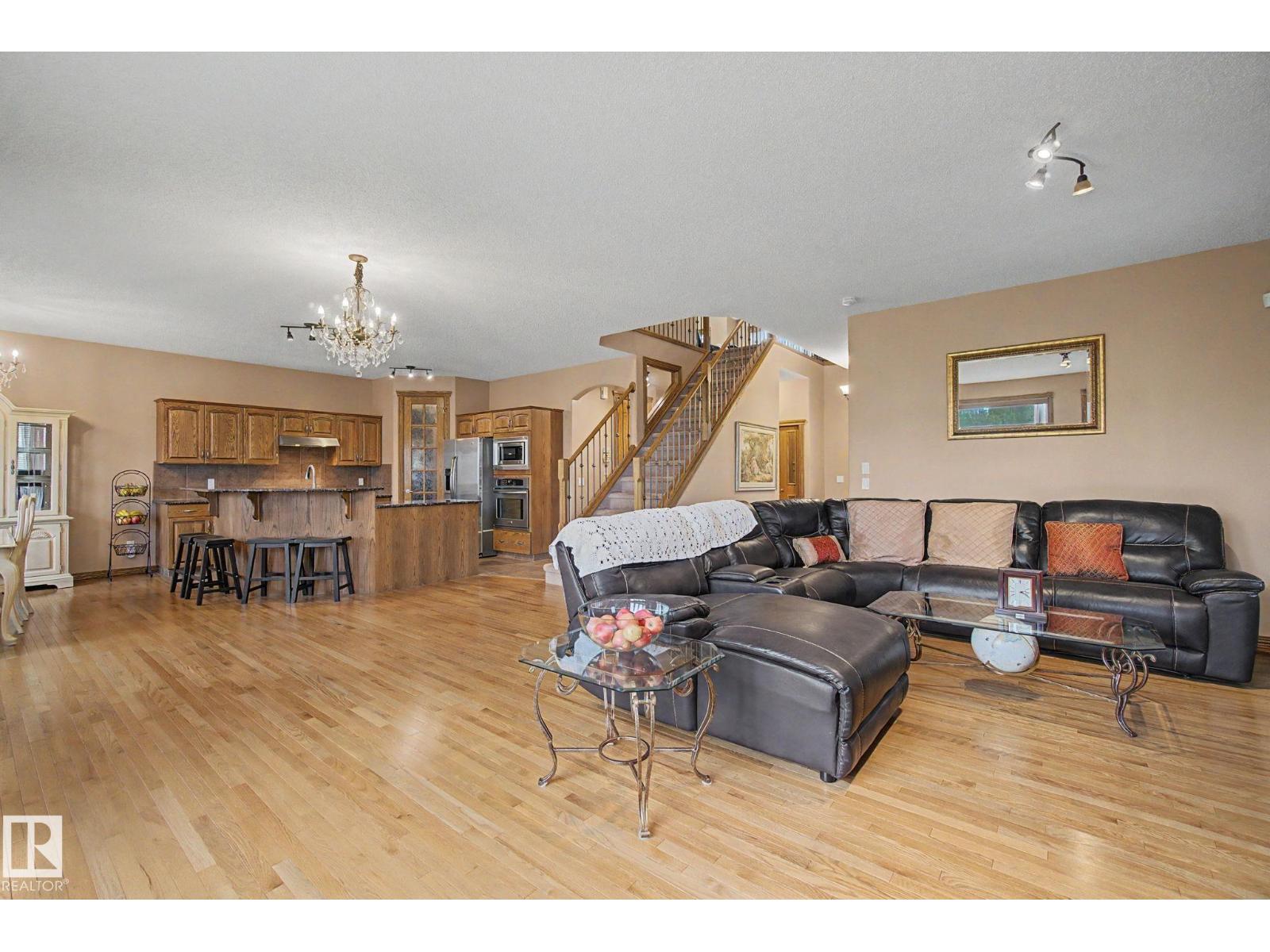 20703 90 AV NW - 5