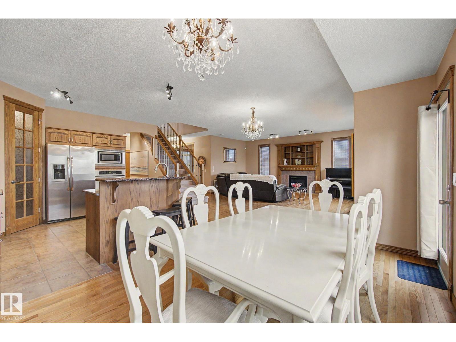 20703 90 AV NW - 13