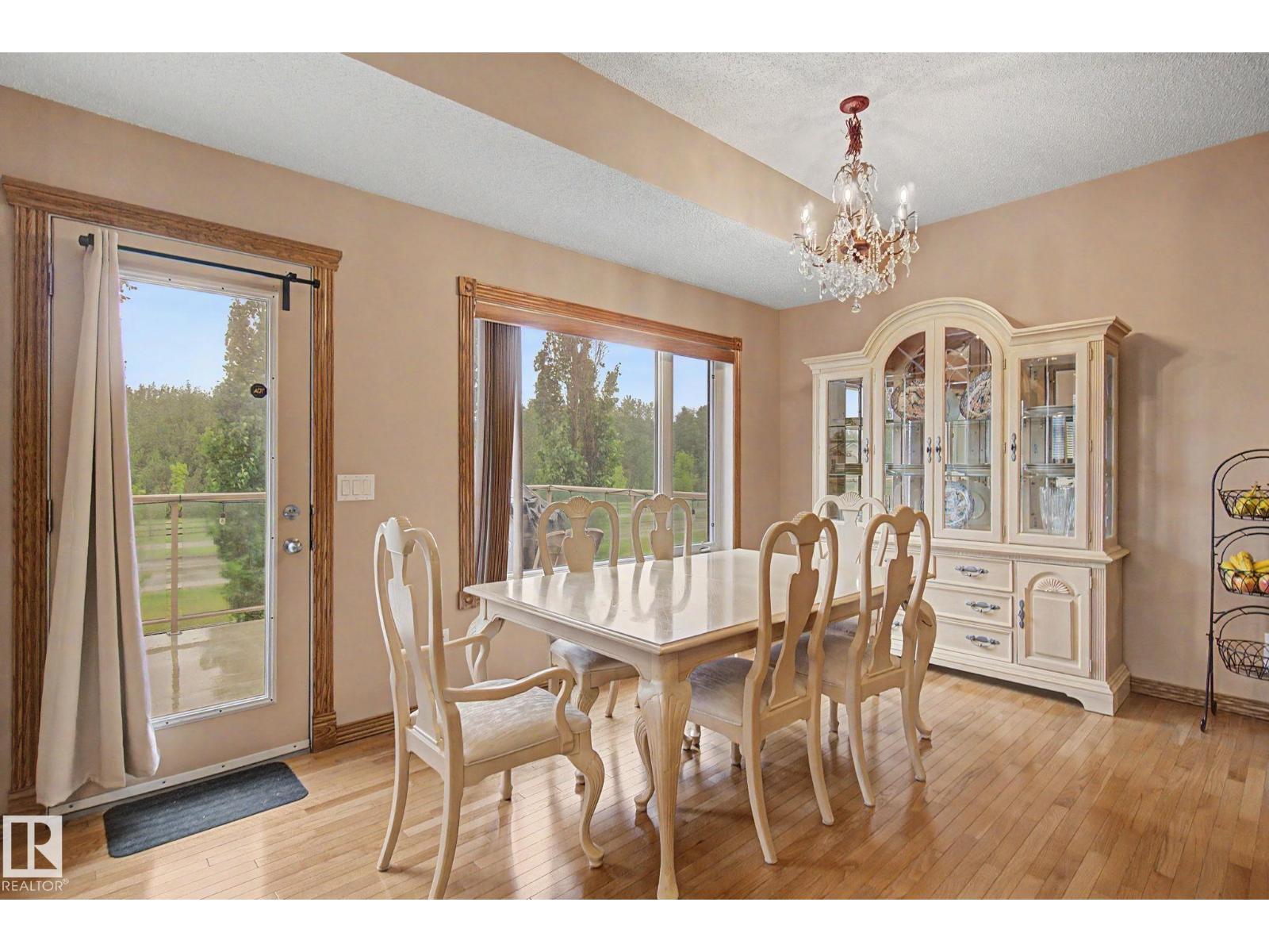 20703 90 AV NW - 11