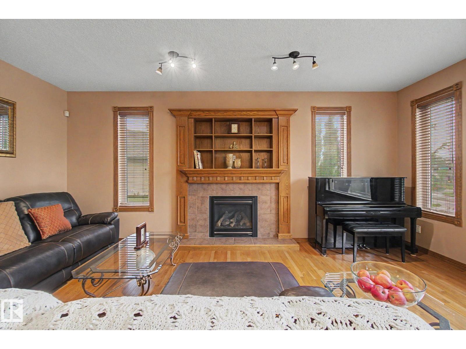 20703 90 AV NW - 4