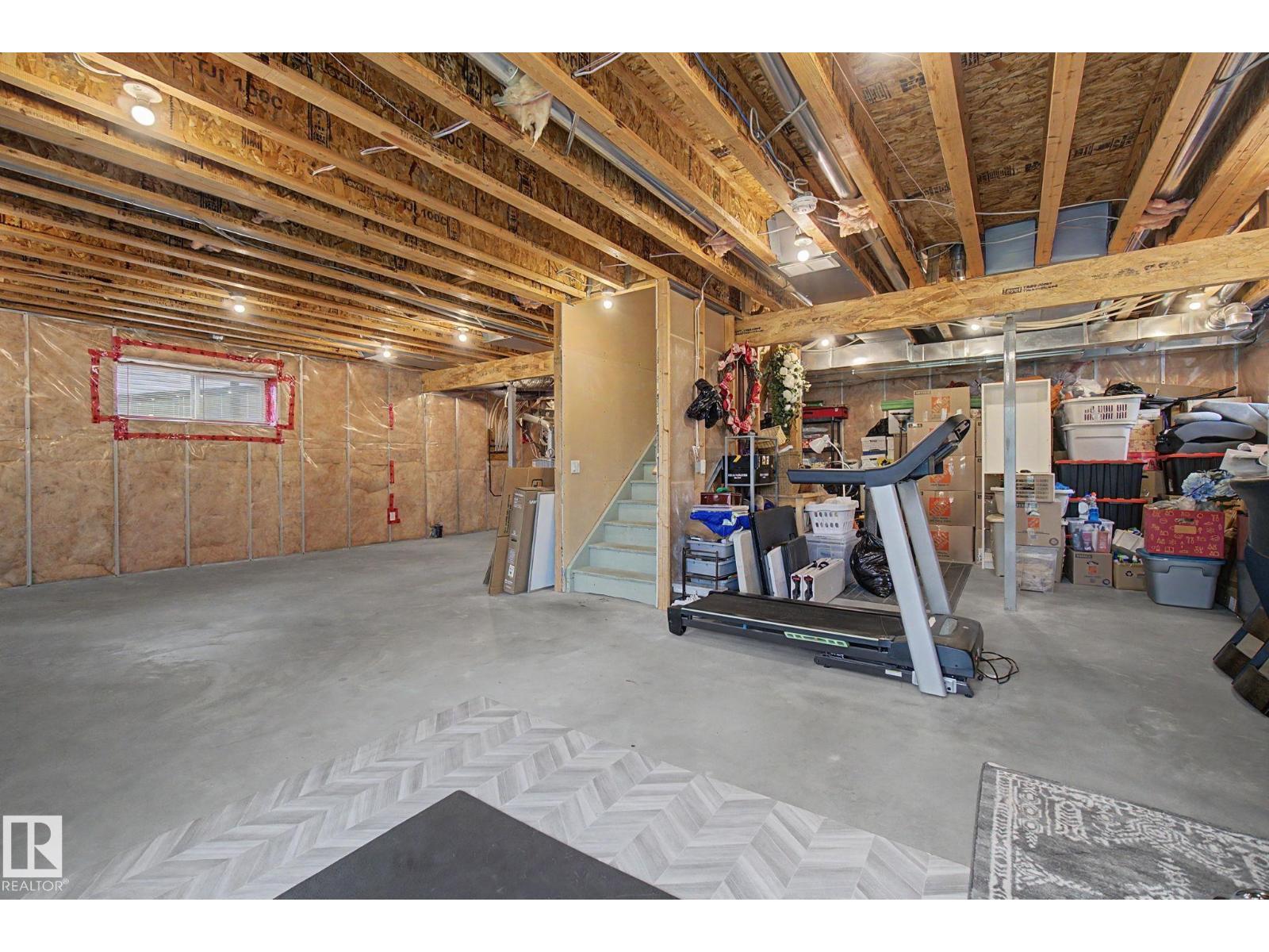 20703 90 AV NW - 44
