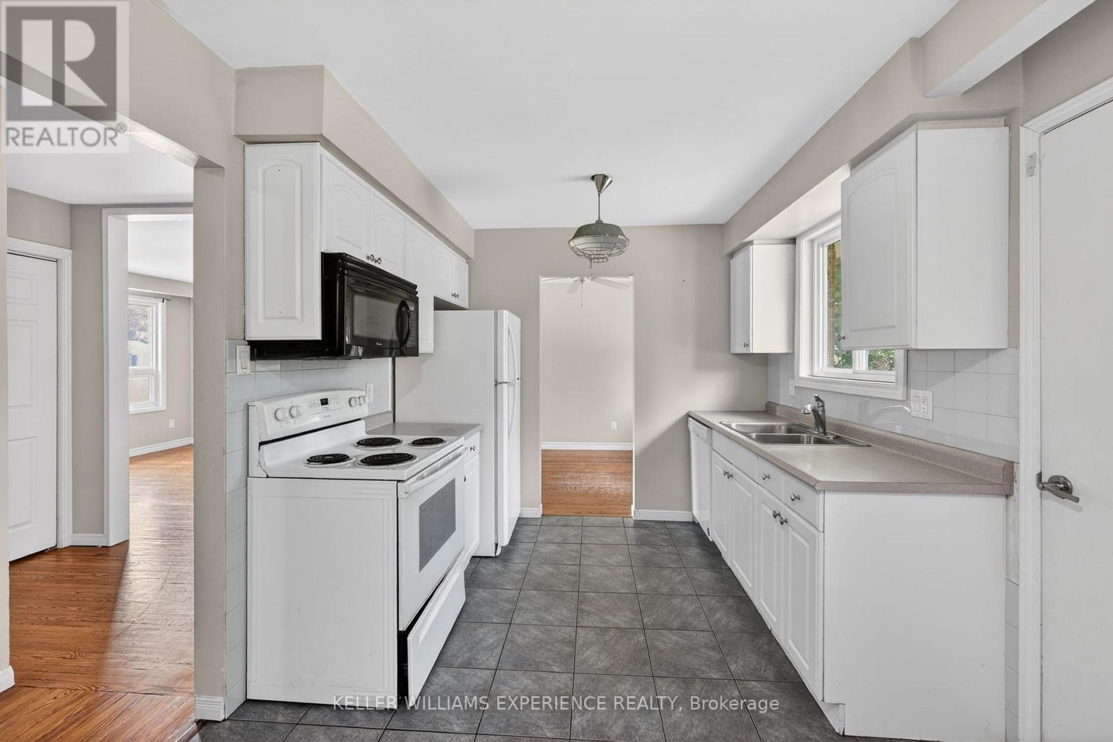 158 CUNDLES ROAD E - 10