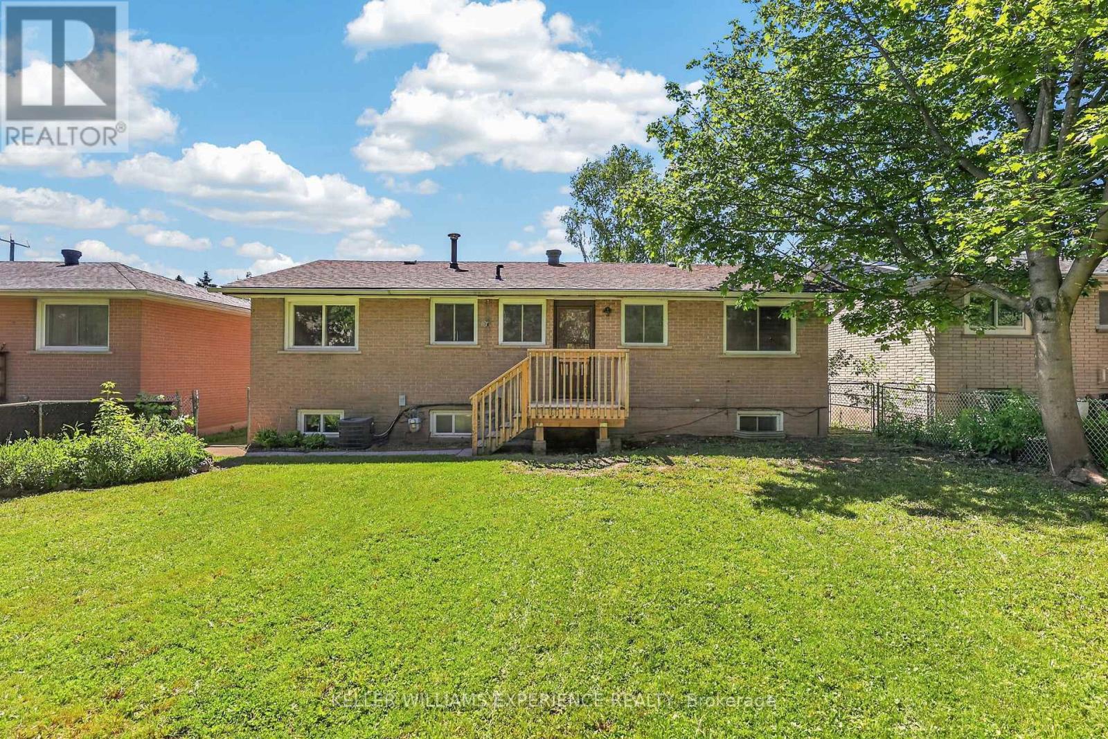 158 CUNDLES ROAD E - 36