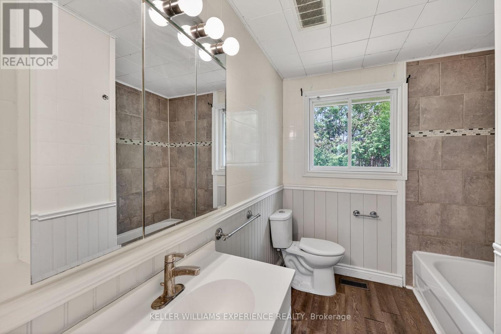 158 CUNDLES ROAD E - 23