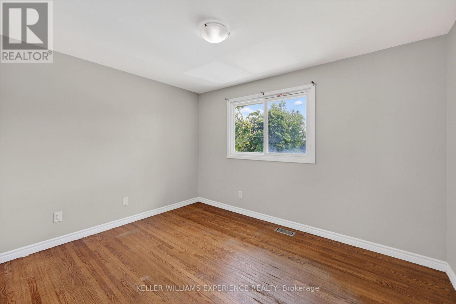 158 CUNDLES ROAD E - 21