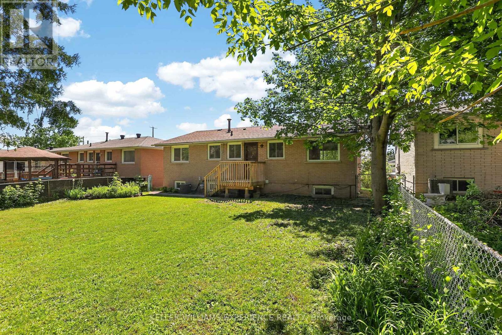 158 CUNDLES ROAD E - 37