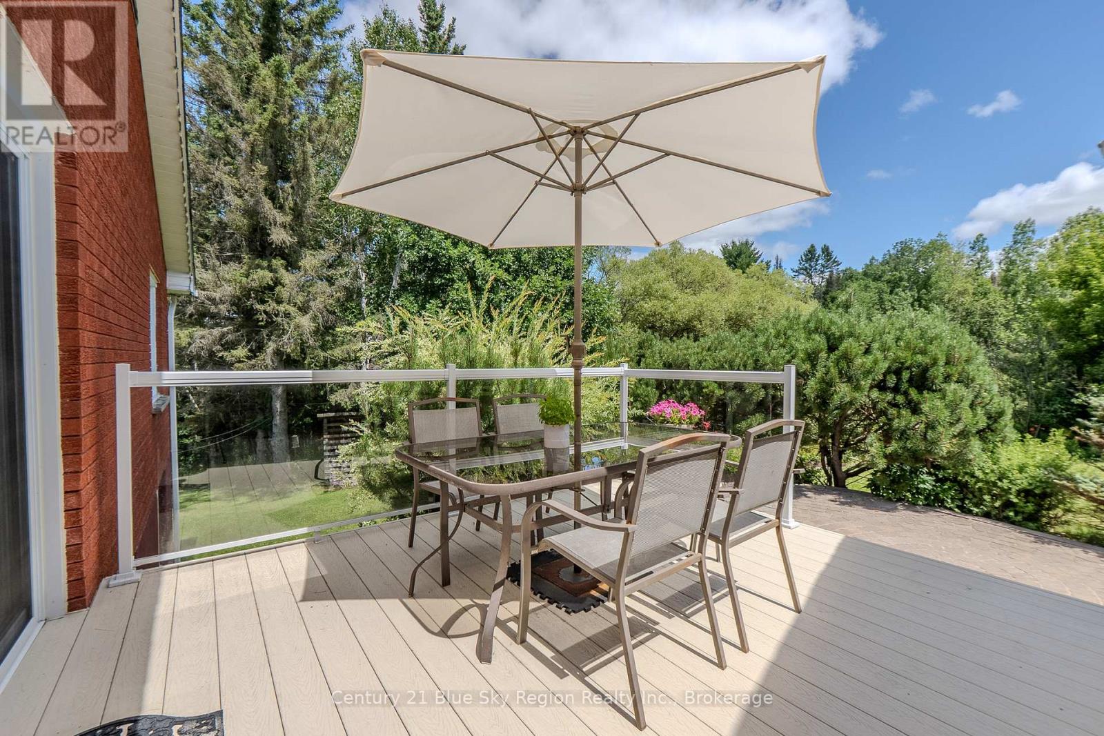 353 MACPHERSON DRIVE - 23