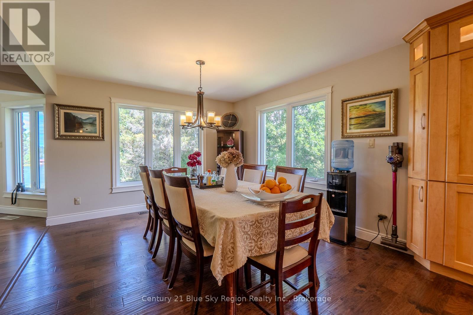 353 MACPHERSON DRIVE - 12