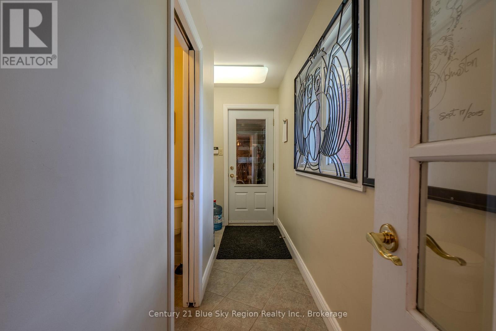 353 MACPHERSON DRIVE - 26