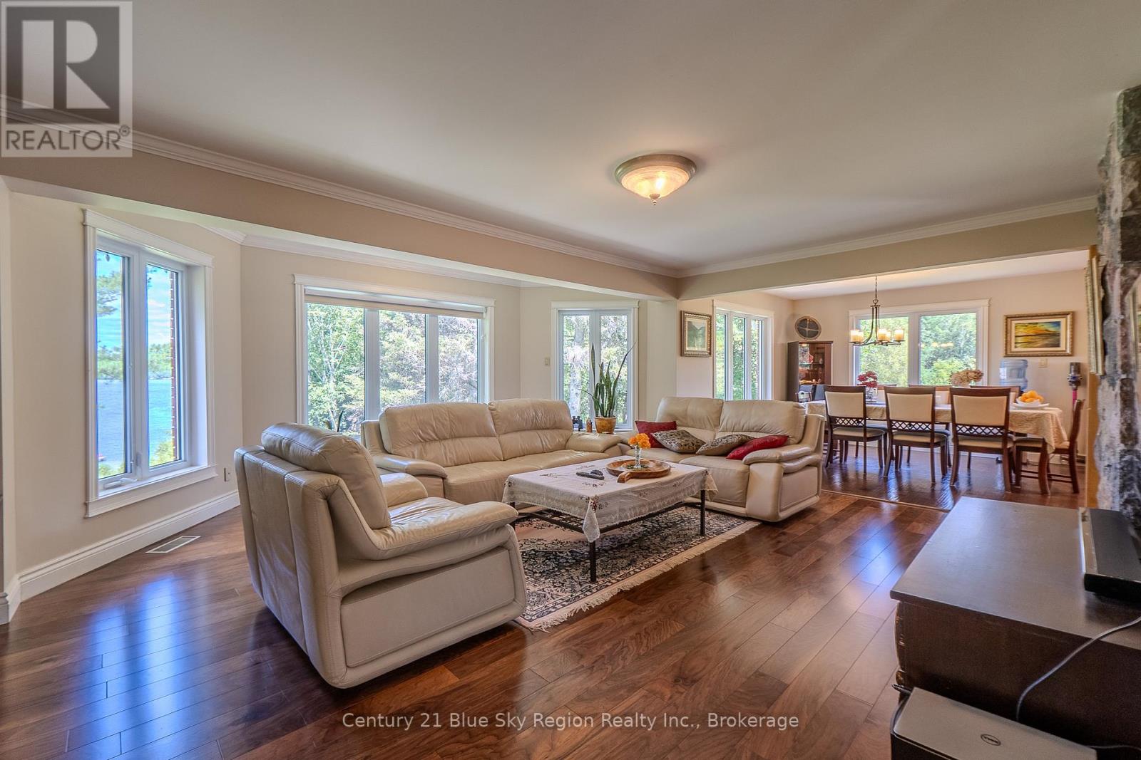 353 MACPHERSON DRIVE - 15