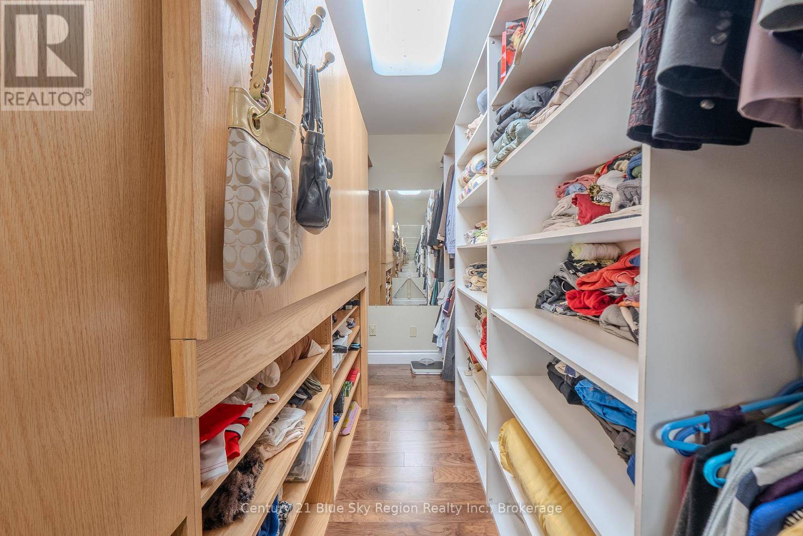 353 MACPHERSON DRIVE - 30