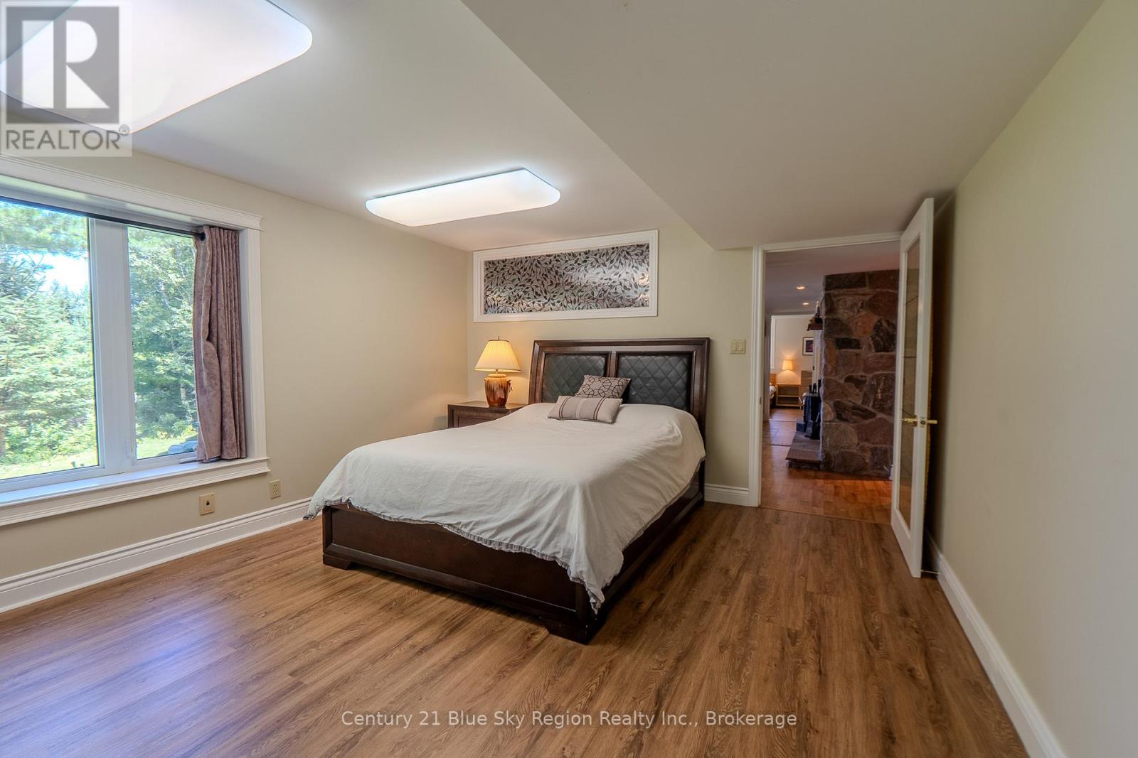 353 MACPHERSON DRIVE - 42