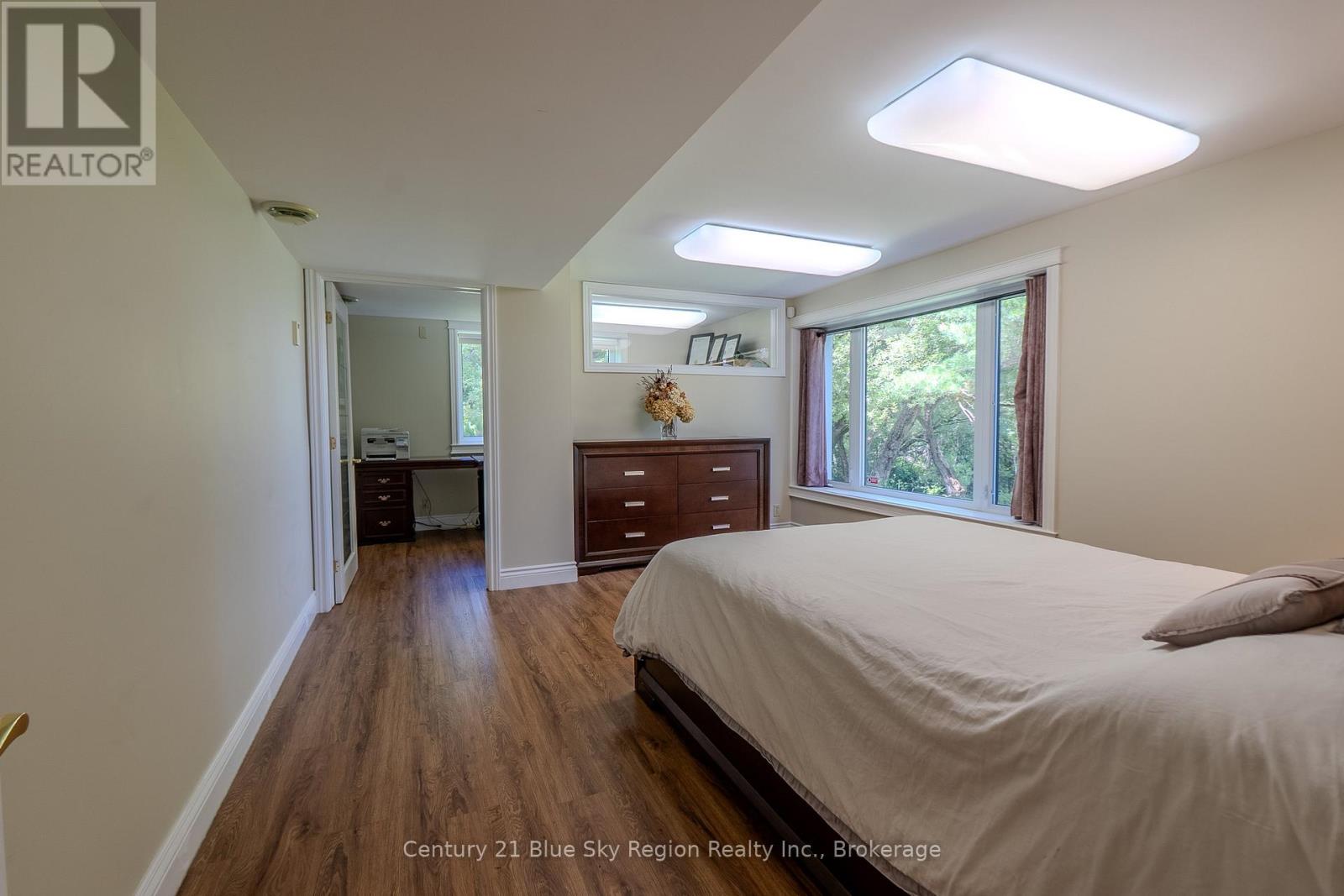 353 MACPHERSON DRIVE - 40