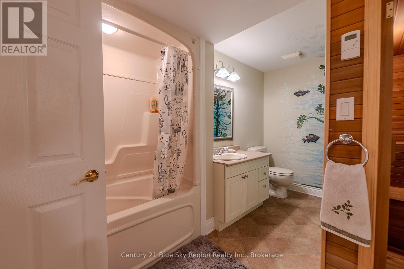 353 MACPHERSON DRIVE - 44