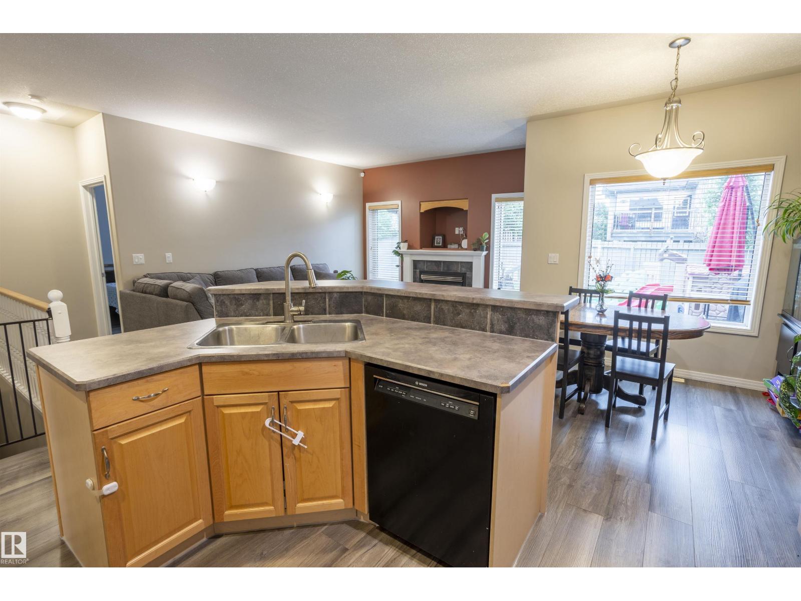 1441 HIGHWOOD BV exterior