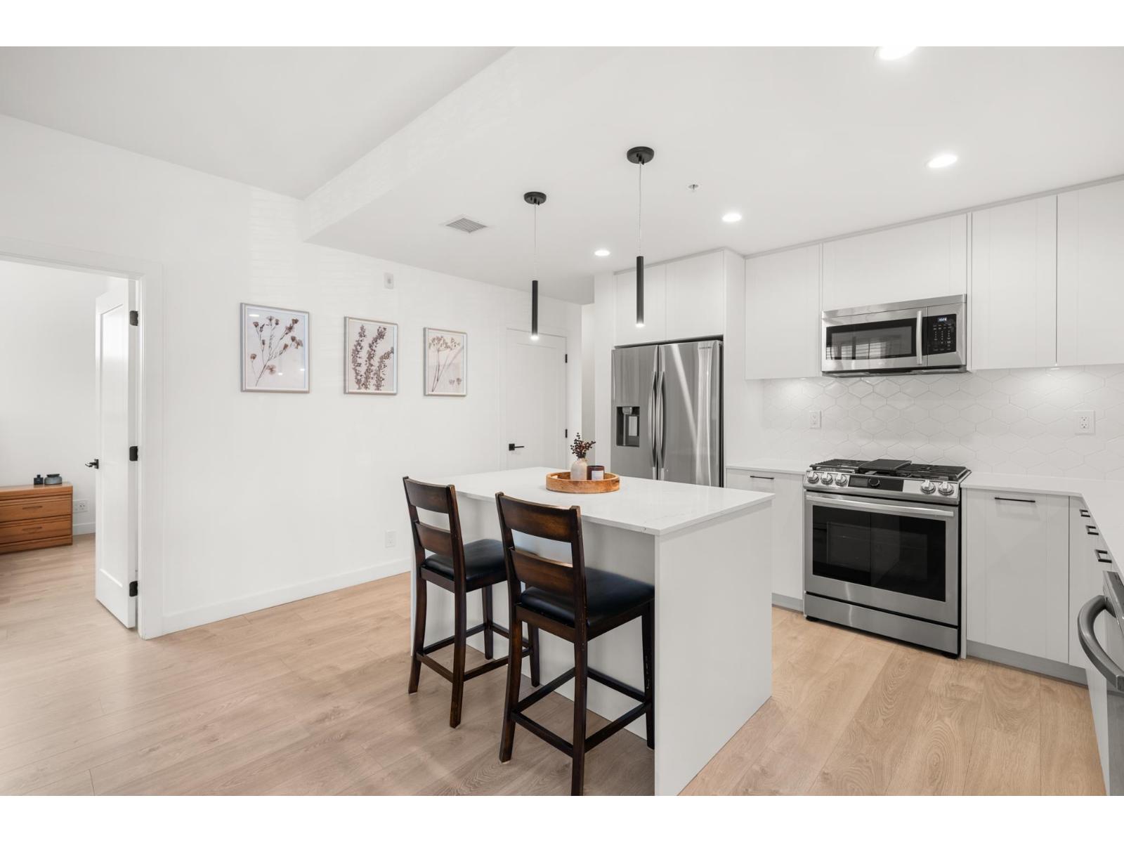 202 20052 83A AVENUE, Langley