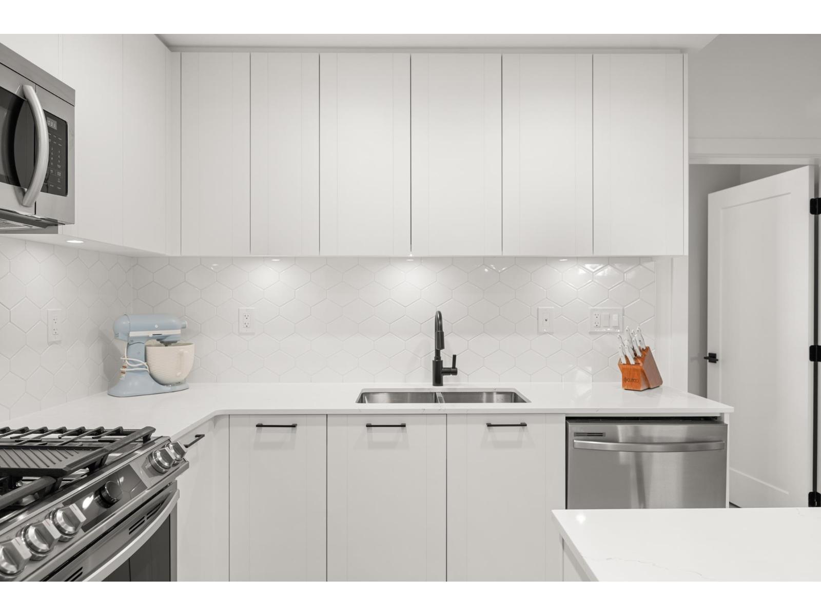 202 20052 83A AVENUE, Langley