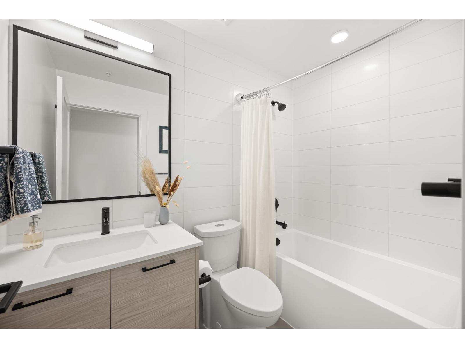 202 20052 83A AVENUE, Langley