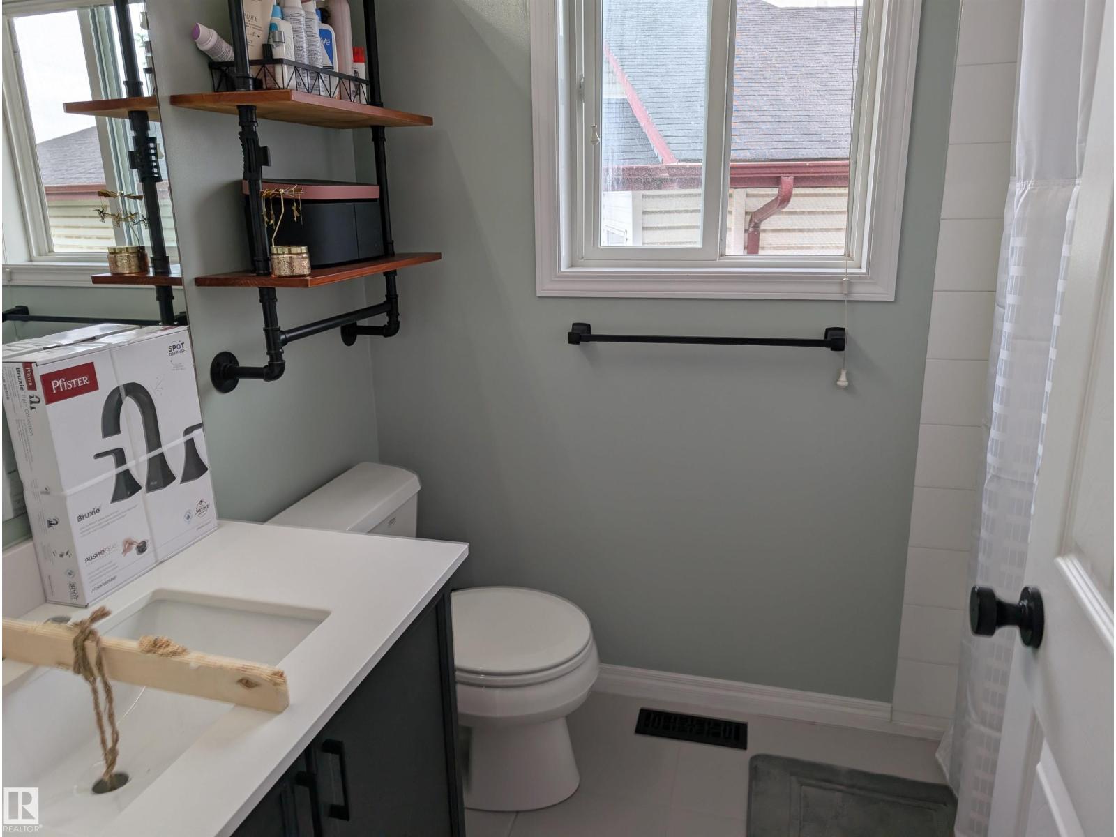 1113 HERMITAGE RD NW - 18