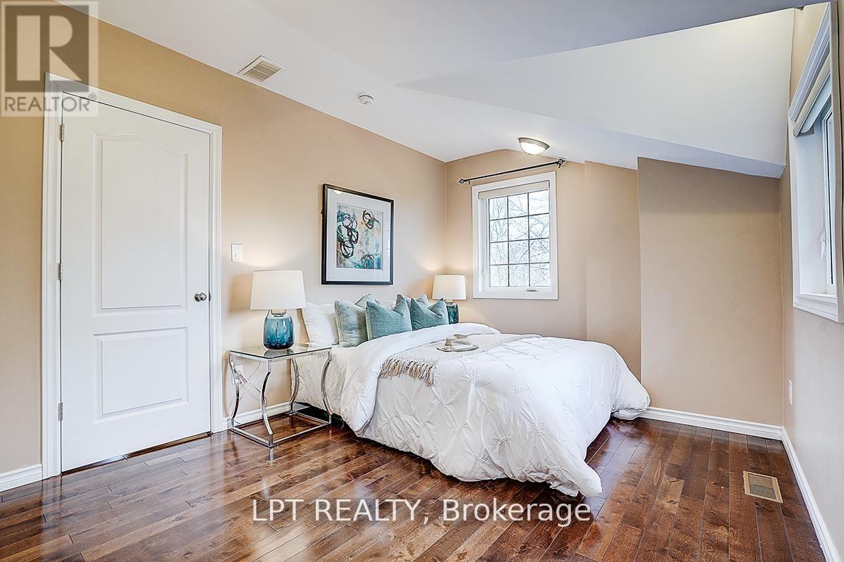 774 CHURCHILL LANE - 34