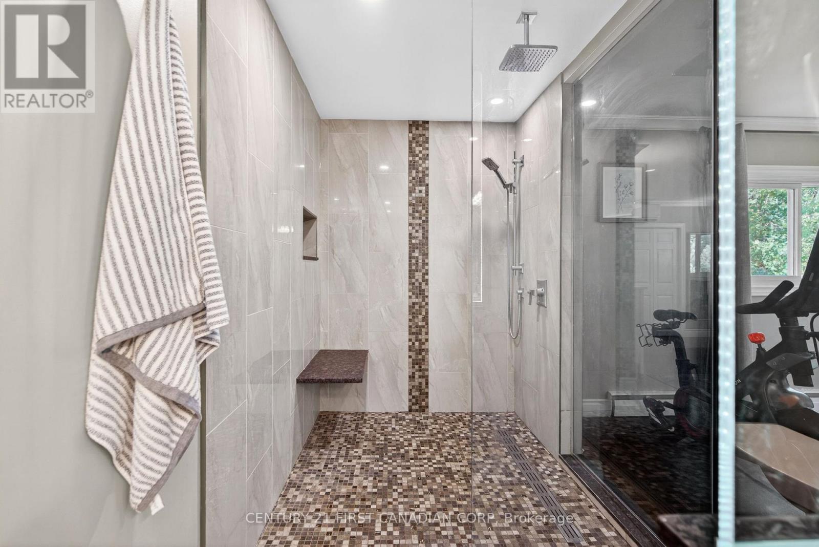 1505 STONEYBROOK CRESCENT - 17