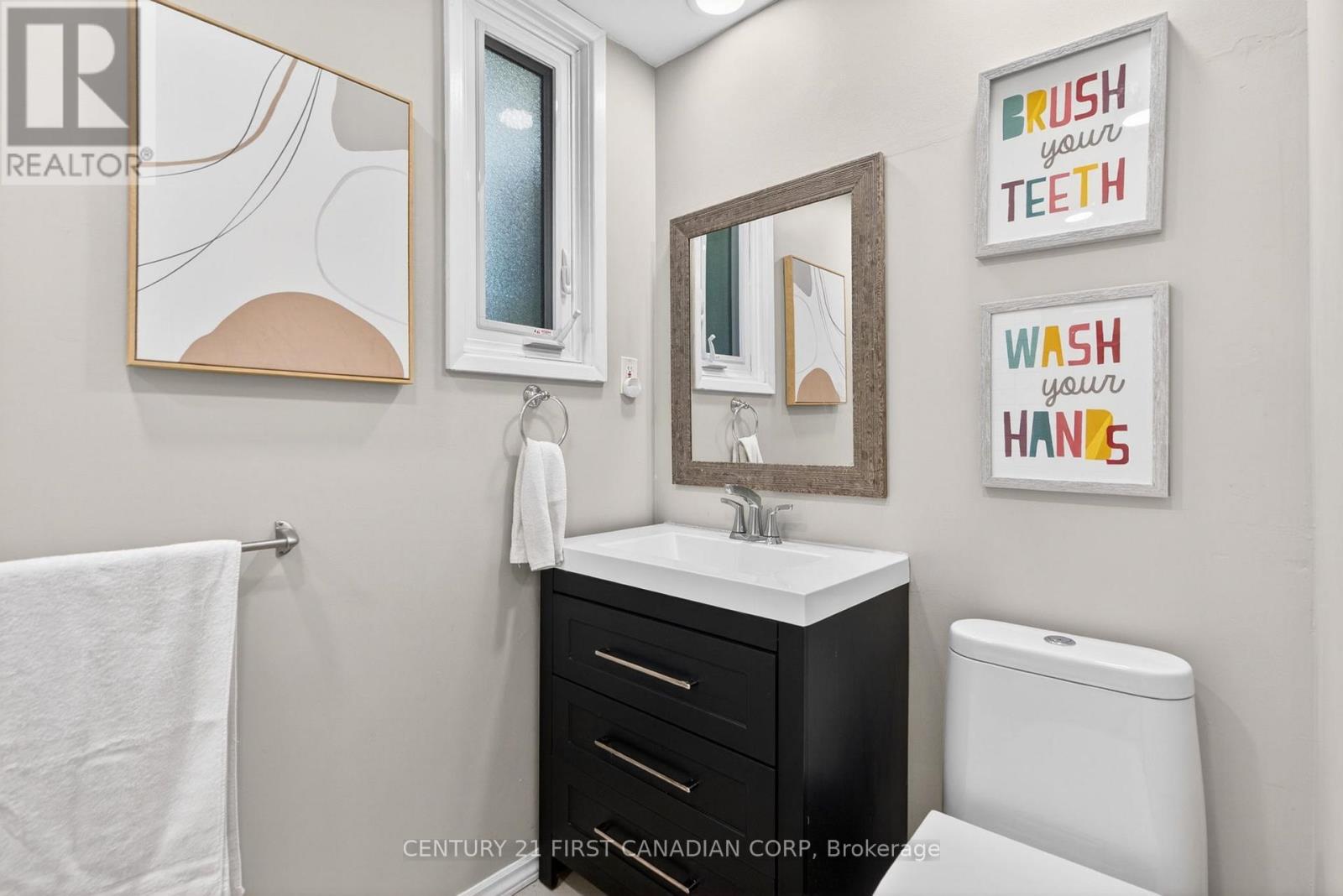 1505 STONEYBROOK CRESCENT - 18