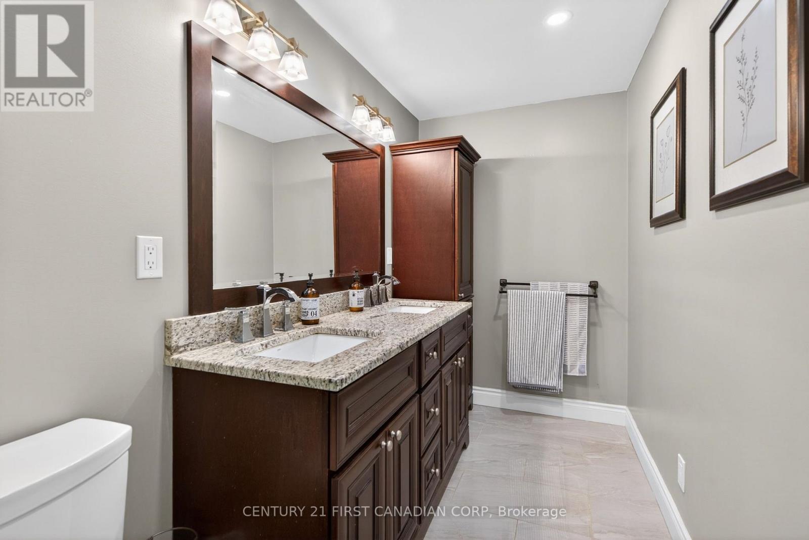 1505 STONEYBROOK CRESCENT - 16