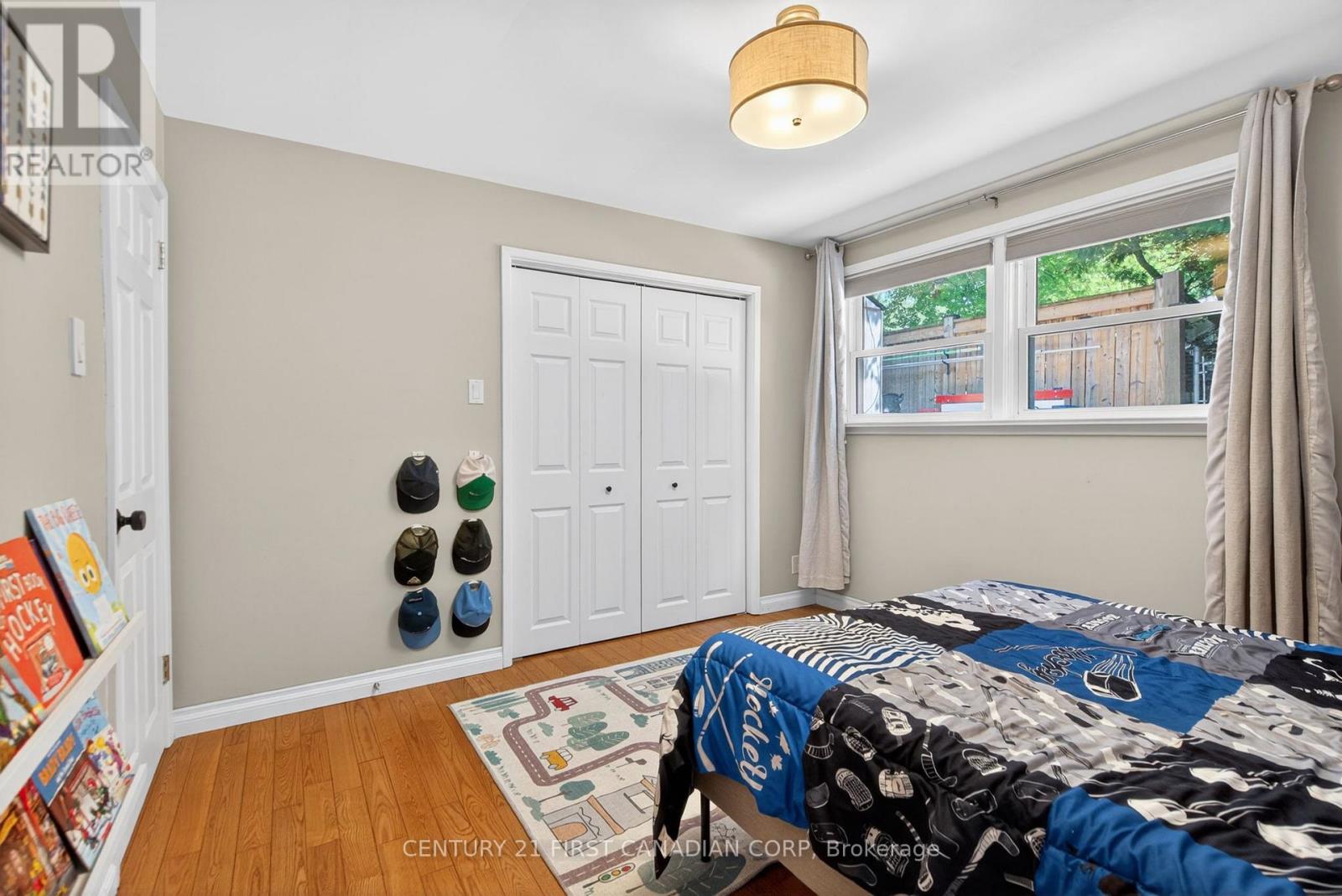 1505 STONEYBROOK CRESCENT - 23