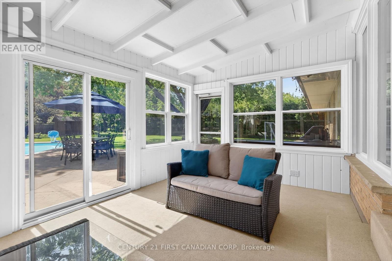 1505 STONEYBROOK CRESCENT - 33