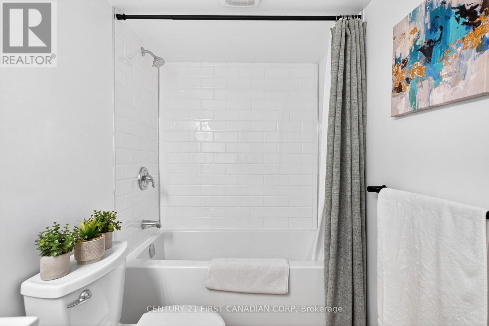 1505 STONEYBROOK CRESCENT - 32