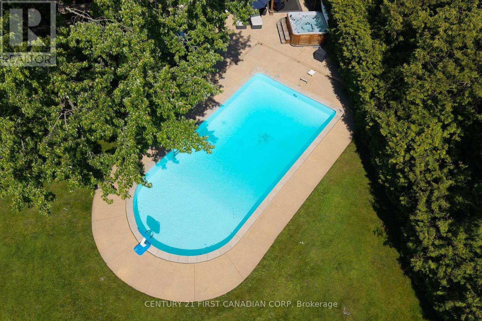 1505 STONEYBROOK CRESCENT - 45