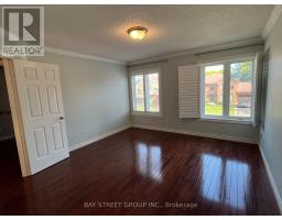 1035 Masters Green, Oakville, ON L6M2N8 Photo 19