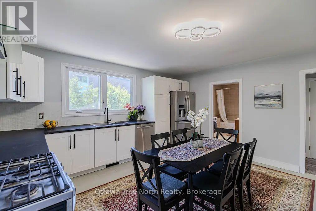 35 TAUVETTE STREET - 13