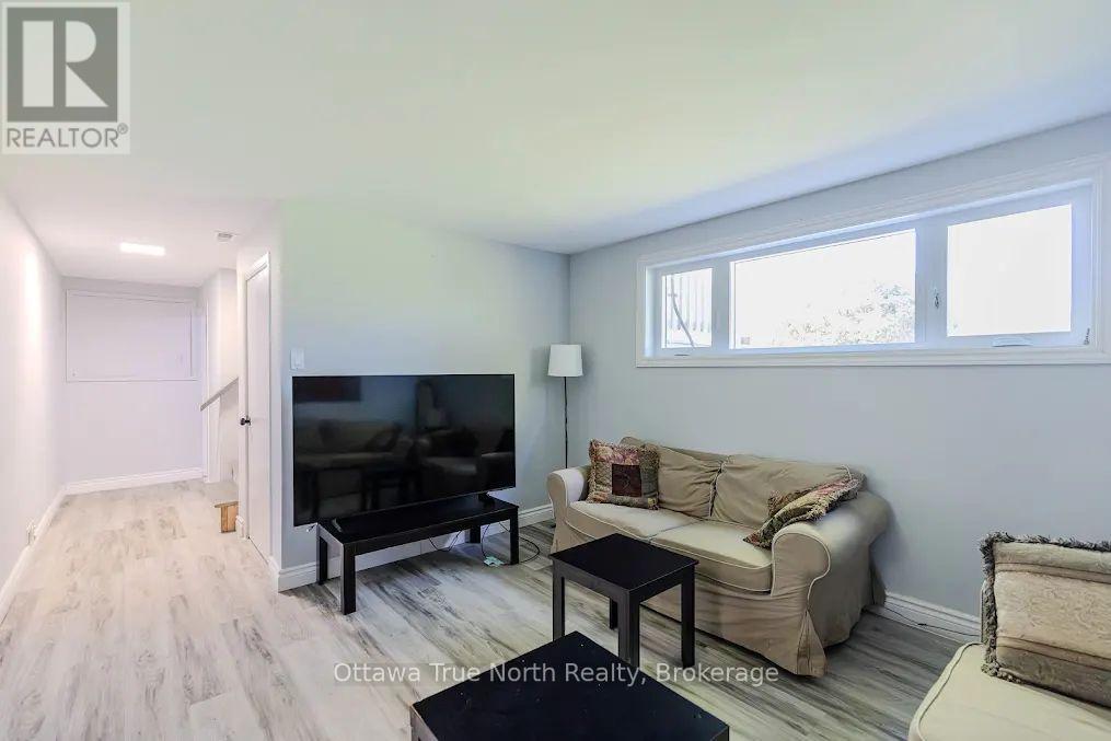 35 TAUVETTE STREET - 27