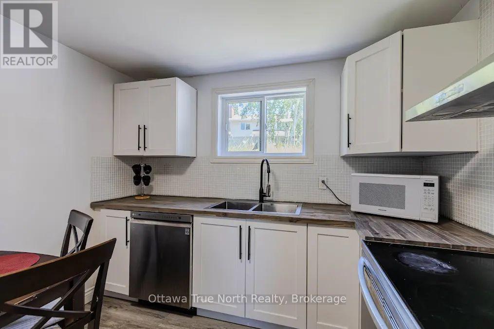 35 TAUVETTE STREET - 30