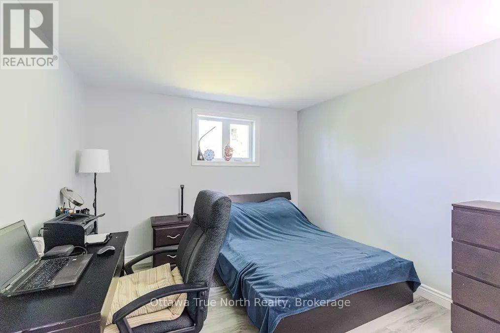 35 TAUVETTE STREET - 31