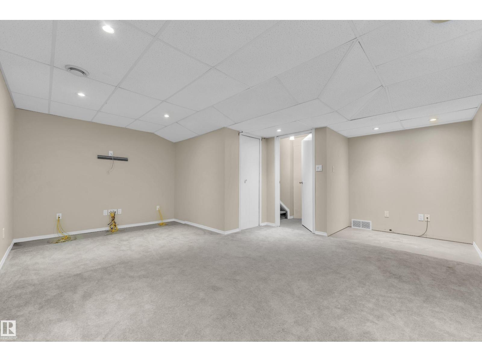 3134 30 AV NW NW - 18