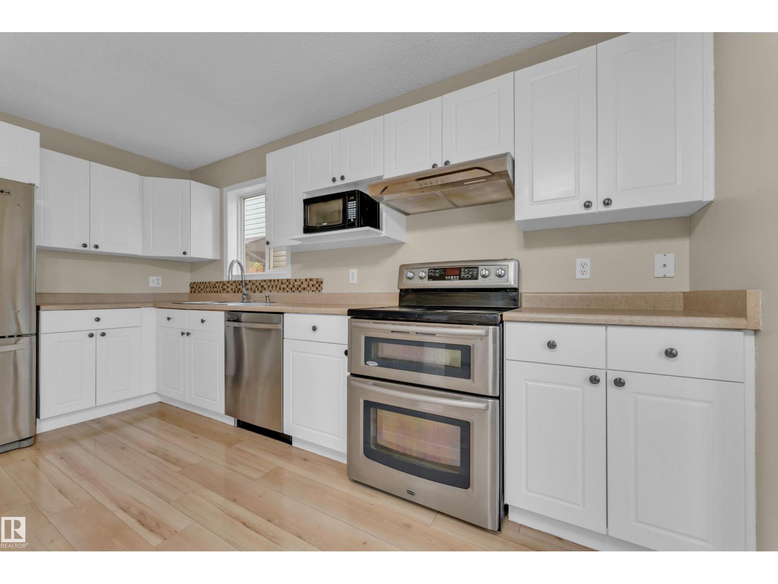 3134 30 AV NW NW - 3