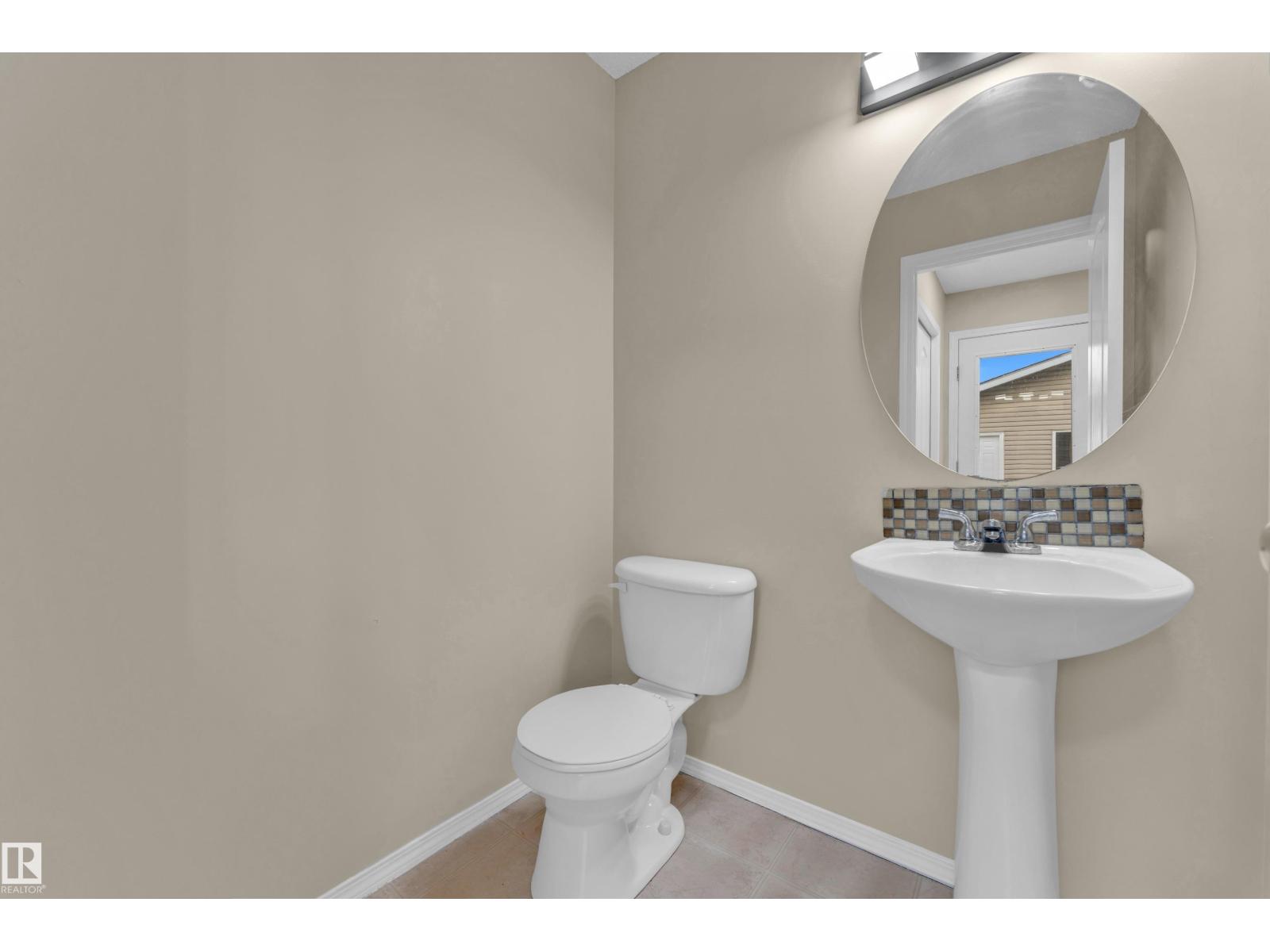 3134 30 AV NW NW - 7