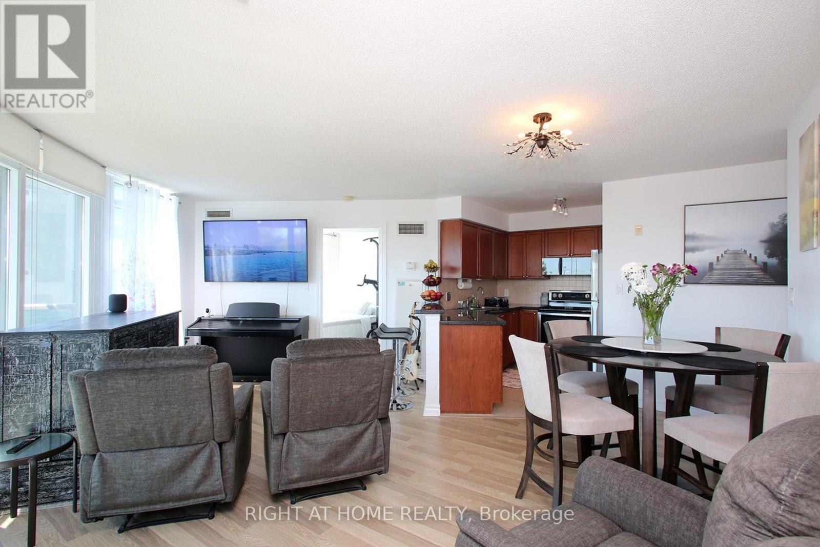 #505 3830 BATHURST STREET - 3