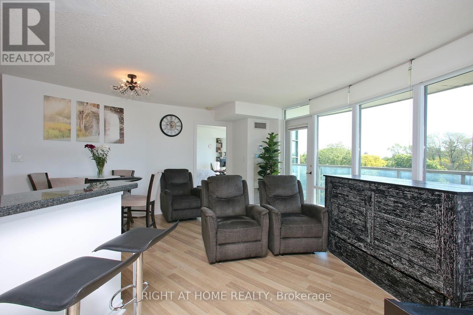 #505 3830 BATHURST STREET - 6